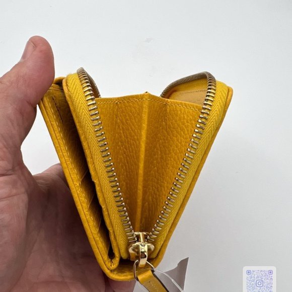 GUCCI Yellow and Brown GG Compact Bifold Wallet - Authenticated - Picture 7 of 13